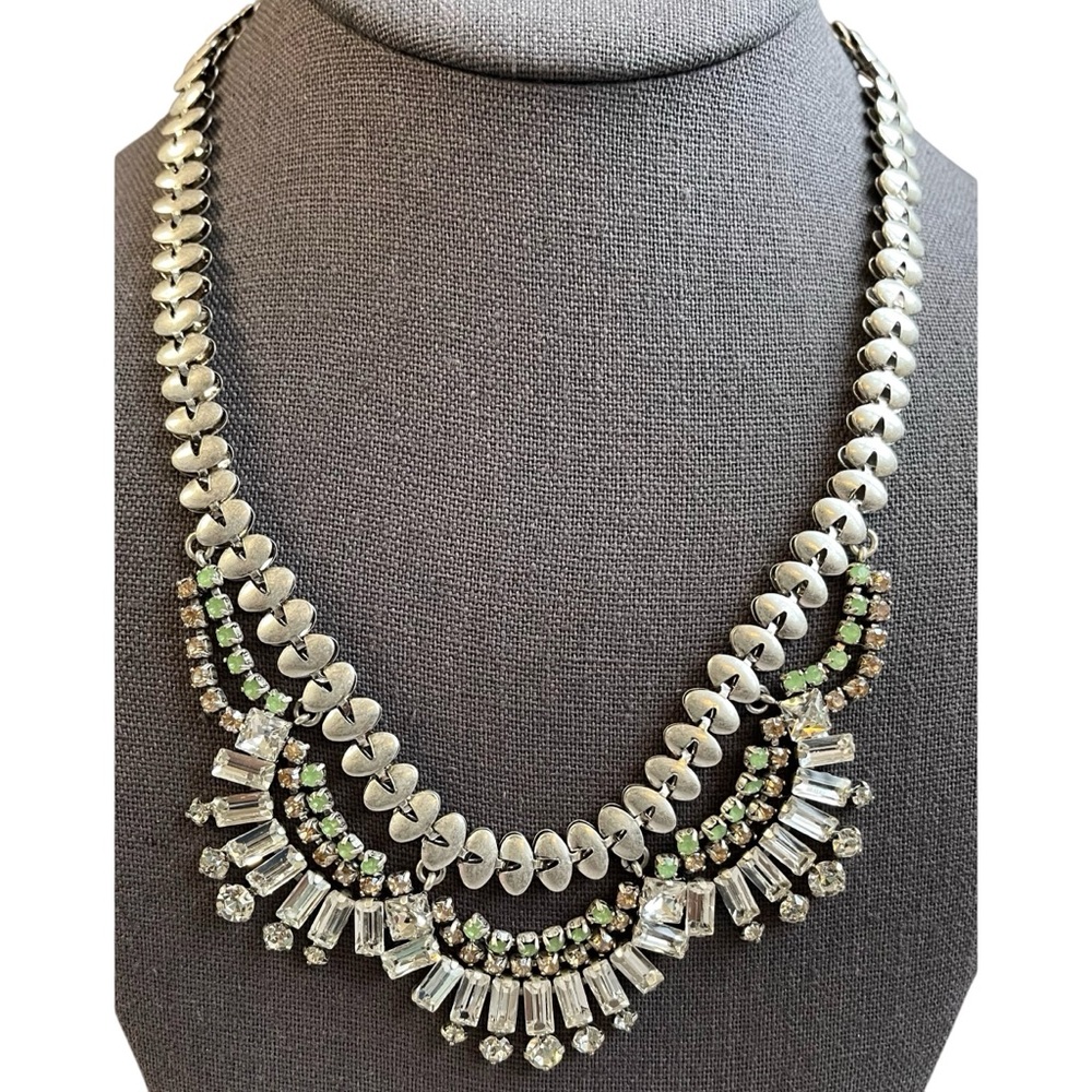 ❤️ Stella & Dot Silver and Rhinestone Bib Statement Necklace